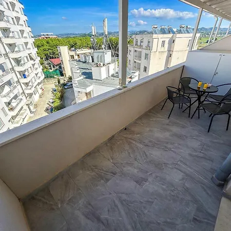 1 Bedroom 818
