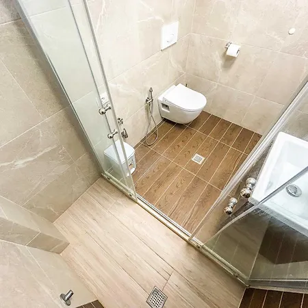Apartment 1 Bedroom 818