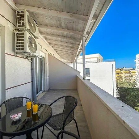 1 Bedroom 818