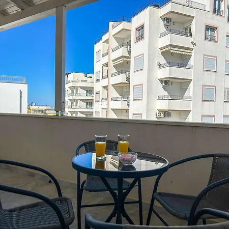 1 Bedroom 818 Apartment